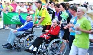 加齢臭の原因となる食べ物は何ですか？